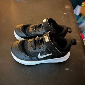 Nike little boy size 9 shoe
